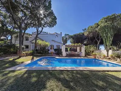 Xalet amb piscina en venda a Elviria - Cabopino