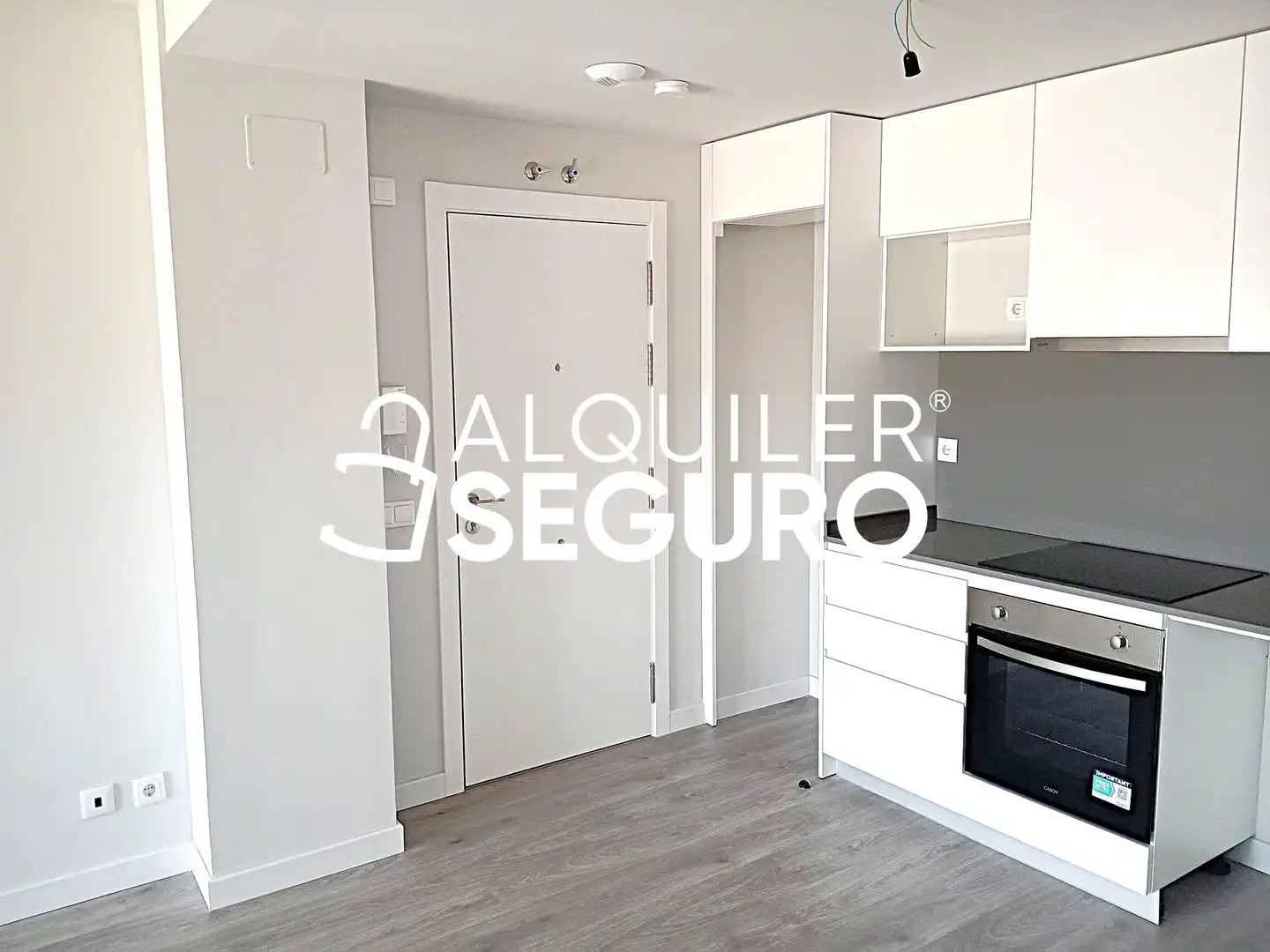 Flat for rent in de Vicente Ferrer , Ciudad de la Comunicación - Arco Ladrillo