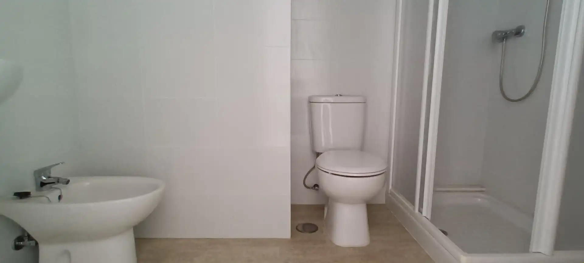 Baño de Dúplex en venta en Sanxenxo con Terraza, Balcón y Piscina comunitaria
