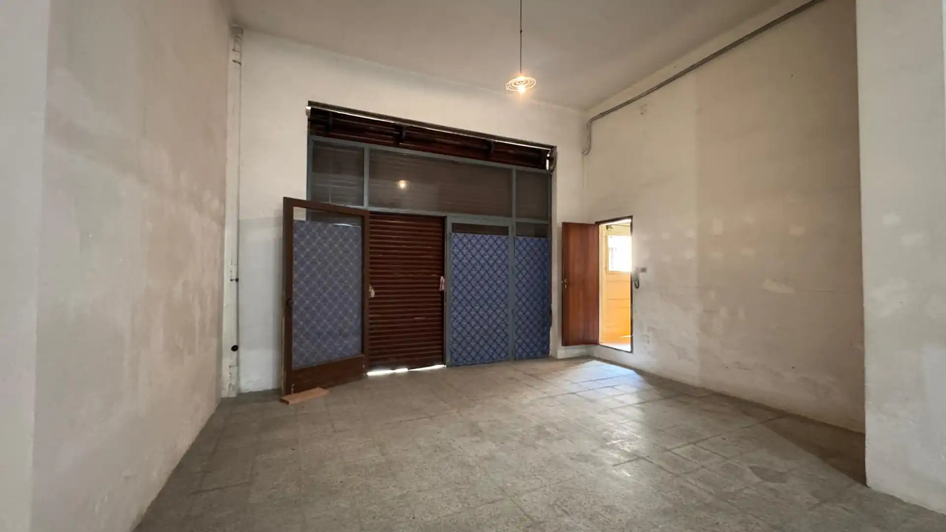 Local en venta en Figueres con Terraza