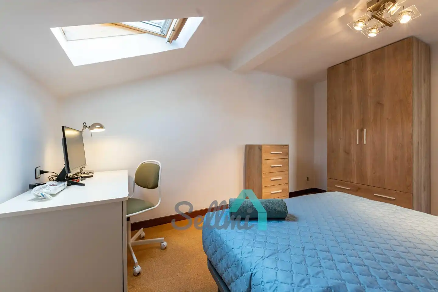 Flat for rent in De Gloria Fuertes, Masip