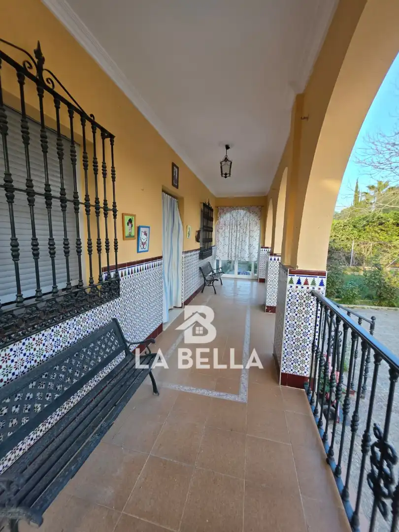 Casa o xalet en venda en Coria del Río amb Aire condicionat, Jardí privat i Traster