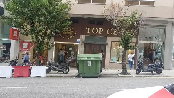 Local comercial de lloguer a Rúa do Ecuador, imagen 3