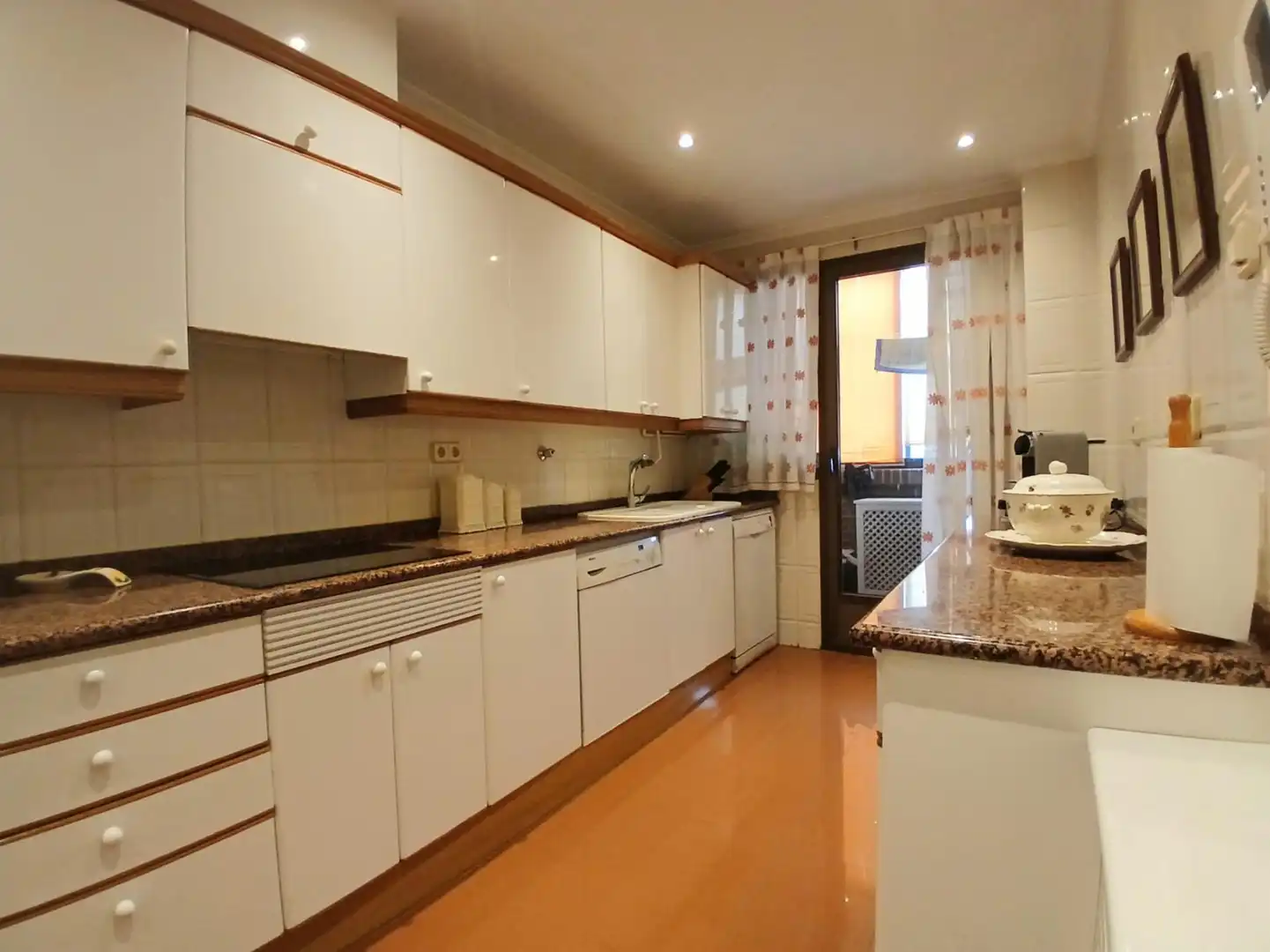 Kitchen of Flat for sale in Madrid  with Air Conditioner, Heating and Private garden