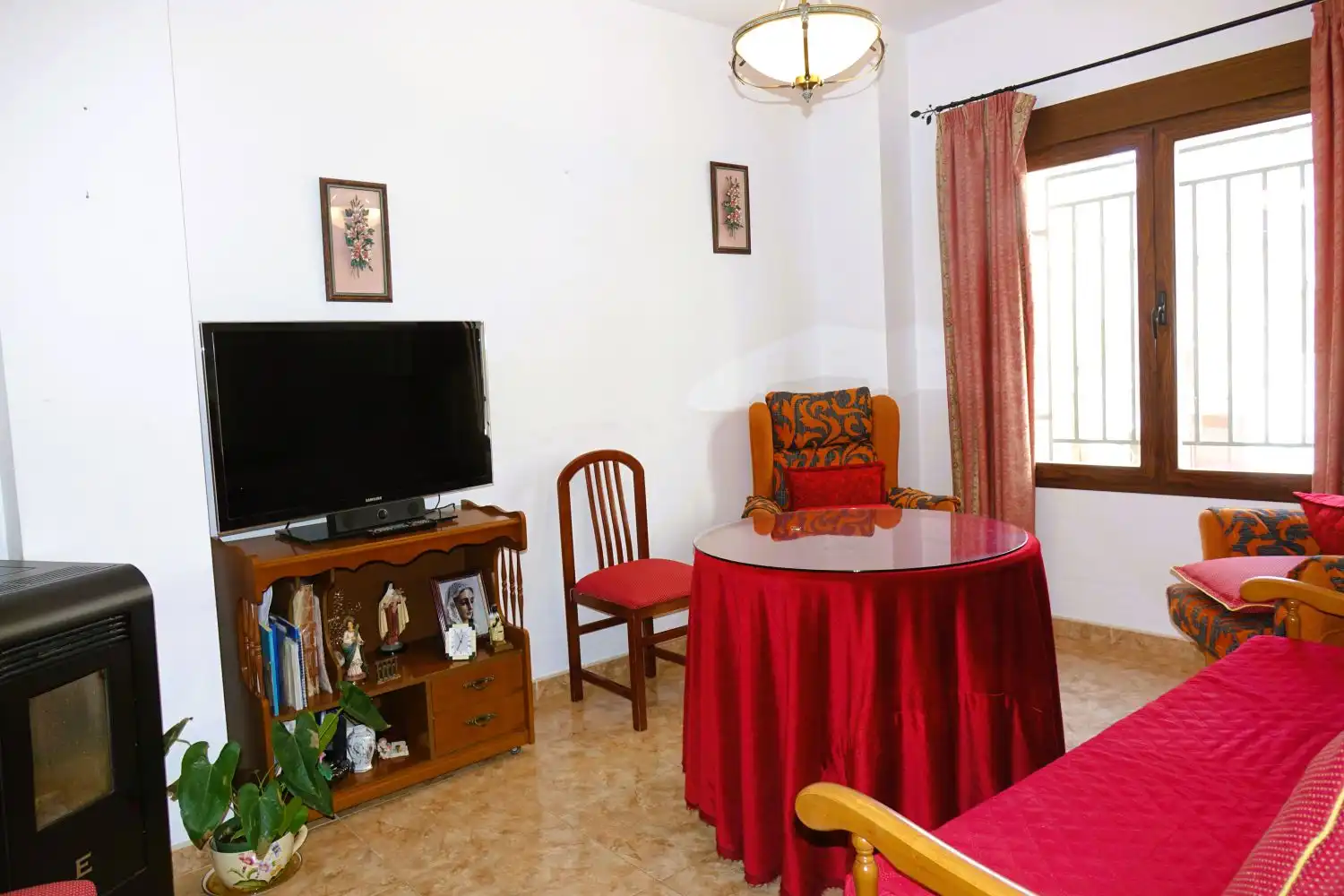 Sala d'estar de Casa o xalet en venda en Lanjarón amb Terrassa i Balcó