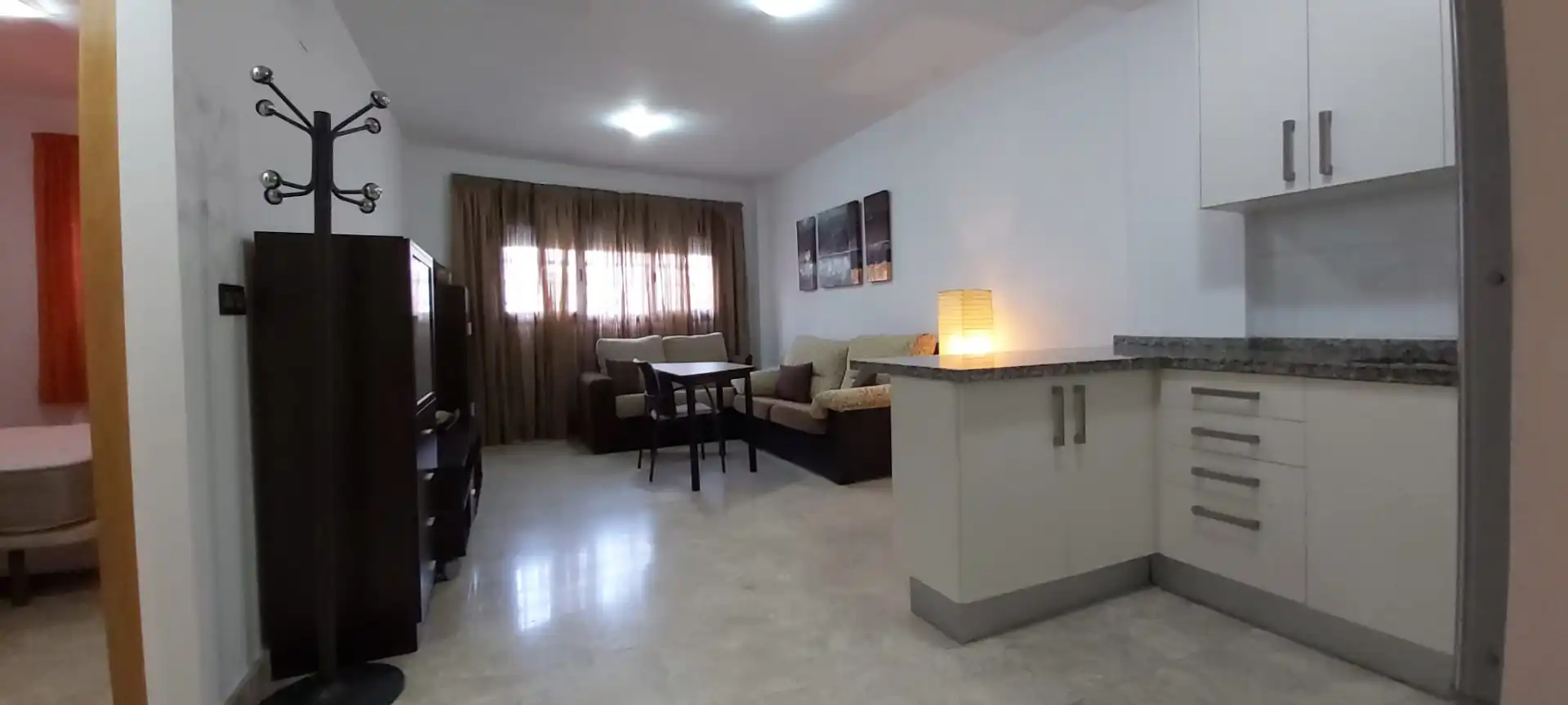 Sala de estar de Apartamento en venta en Algeciras con Trastero, Amueblado y Horno