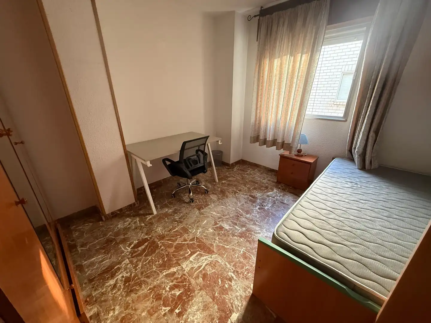 Schlafzimmer von Wohnung zur Miete in Granada mit Klimaanlage, Heizung und Möbliert