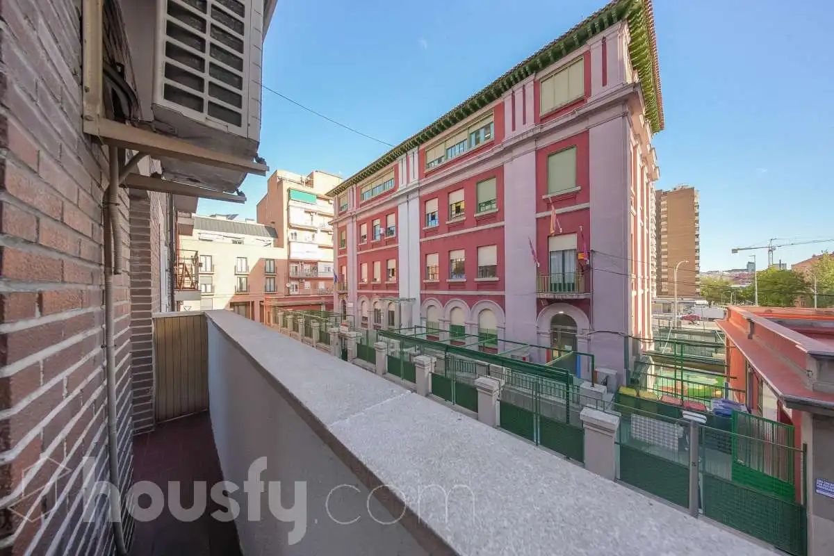 Exterior view of Flat for sale in Usera