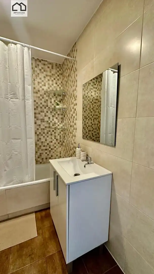 Badezimmer von Wohnung zur Miete in Santa Olalla mit Klimaanlage und Heizung