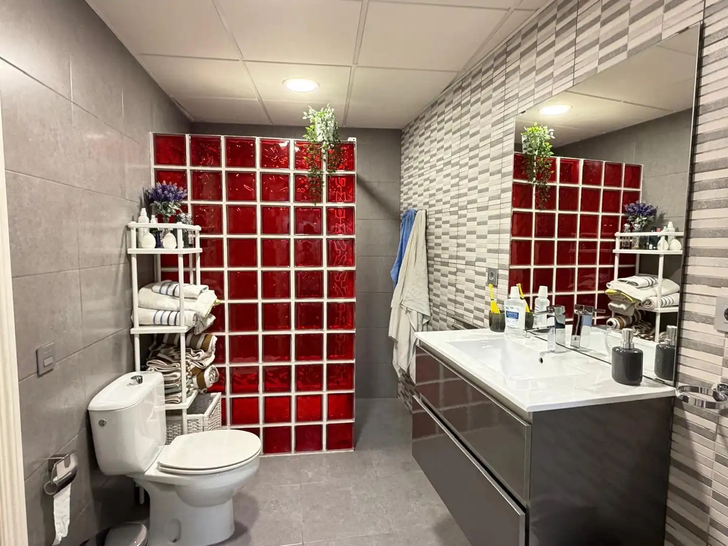 Baño de Piso en venta en Antequera con Calefacción y Terraza