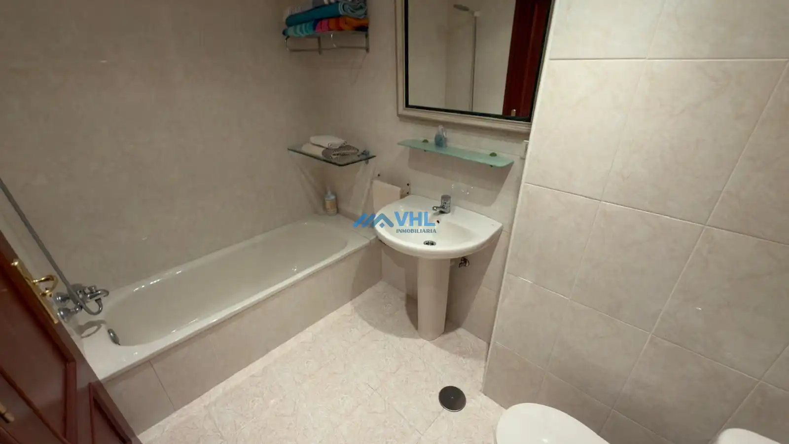 Bathroom of Flat for rent in Castro-Urdiales  with Heating, Terrace and Furnished