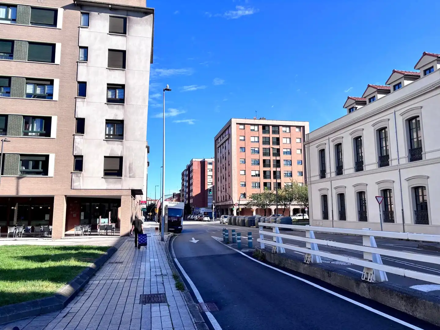 Vista exterior de Piso en venta en Gijón  con Calefacción, Parquet y Terraza