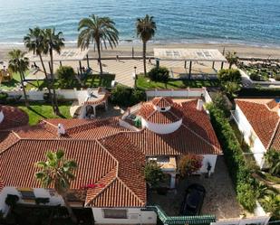 Vista exterior de Casa o xalet en venda en Torrox amb Aire condicionat, Jardí privat i Traster