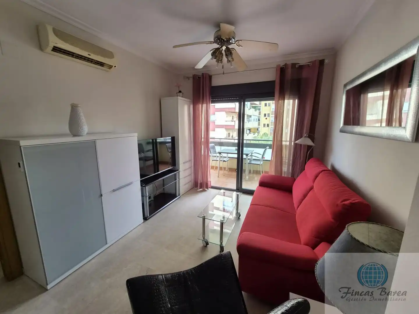 Living room of Flat for sale in Fuengirola  with Air Conditioner, Terrace and Community pool