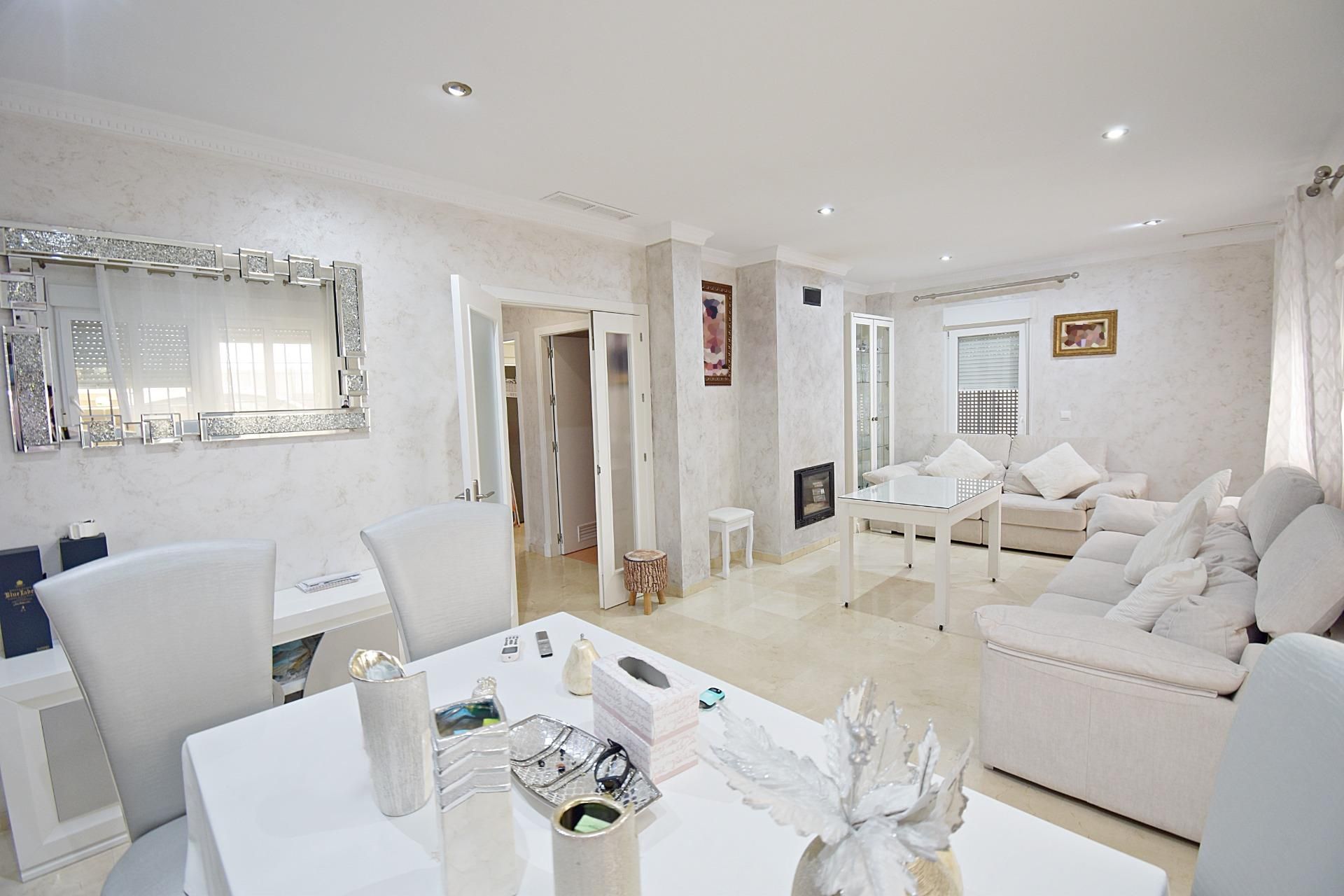 Living room of Single-family semi-detached for sale in Jerez de la Frontera  with Air Conditioner, Private garden and Terrace