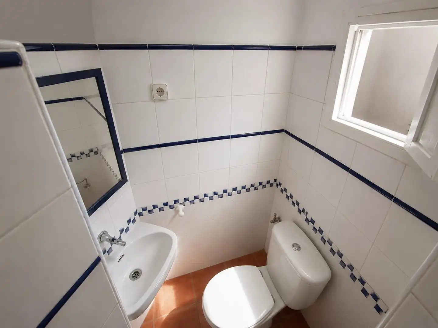 Badezimmer von Wohnung zur Miete in Madrid mit Heizung, Möbliert und Balkon