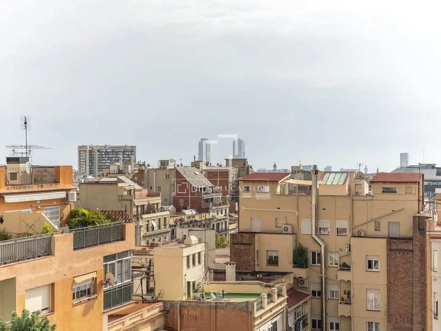 Exterior view of Flat for sale in Barcelona  with Air Conditioner, Heating and Terrace