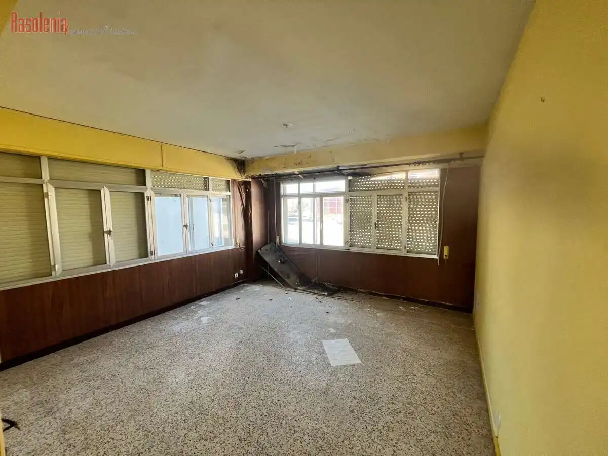 Wohnung zum Verkauf in Coristanco mit Terrasse und Abstellraum