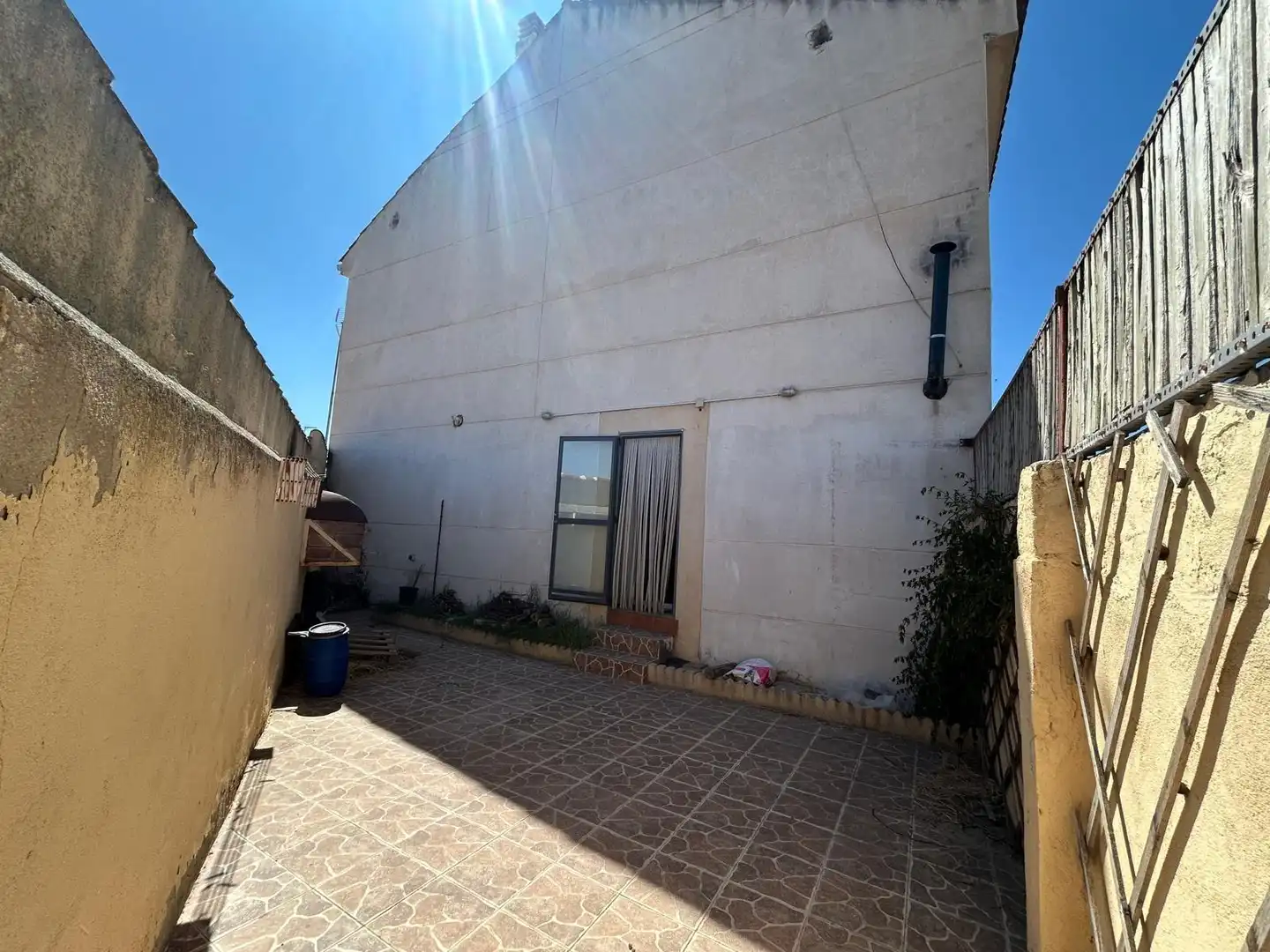 Vista exterior de Casa adosada en venta en Corpa con Calefacción