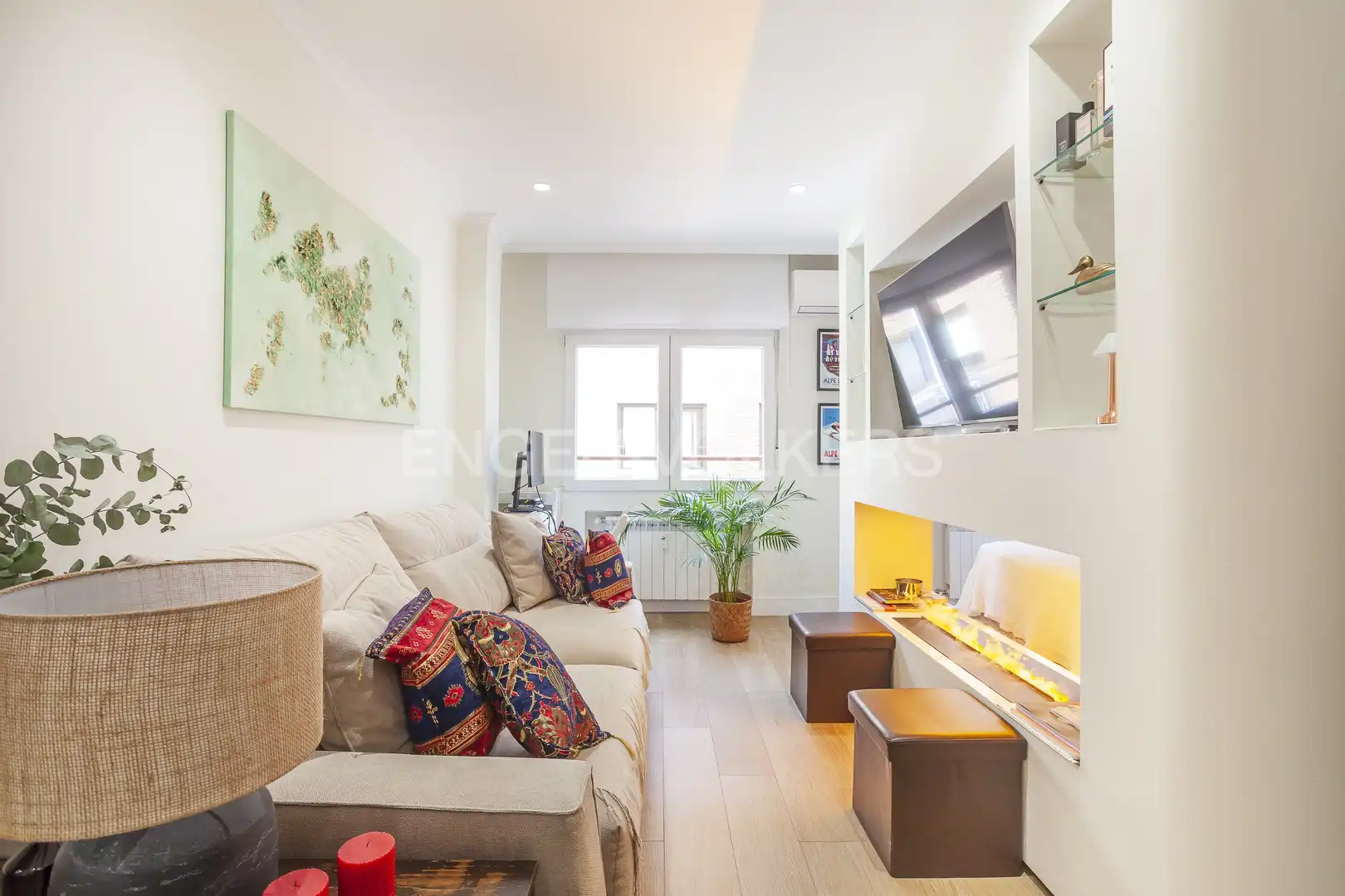 Living room of Flat for rent in Madrid  with Air Conditioner, Heating and Furnished