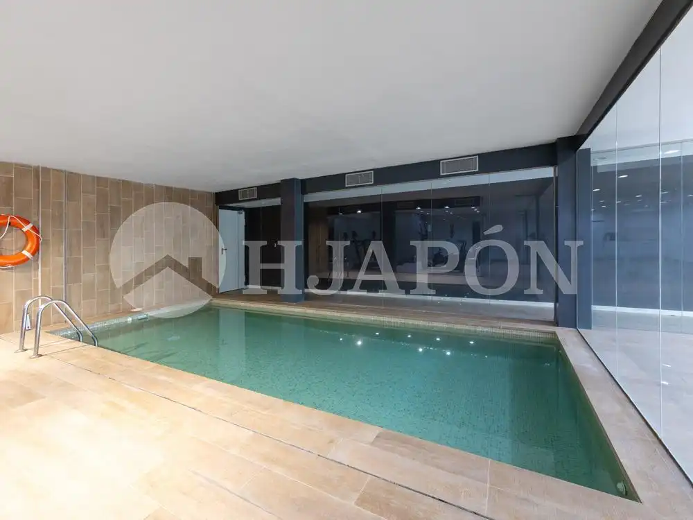 Piscina de Pis en venda en Alella amb Aire condicionat, Calefacció i Parquet