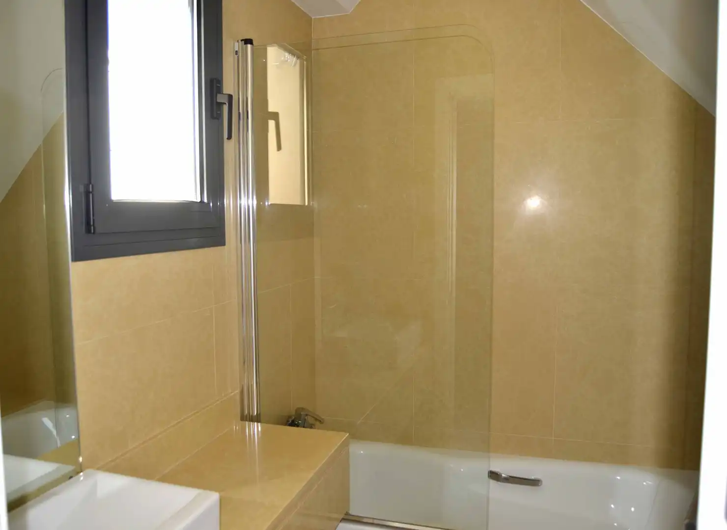 Bathroom of Detached homes for rent in La Moraleja  with Air Conditioner, Heating and Private garden