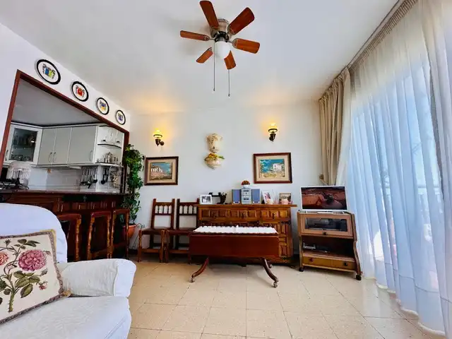 Sala d'estar de Apartament en venda en Torremolinos amb Traster, Balcó i Piscina comunitària