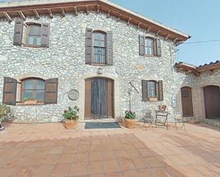 Vista exterior de Finca rústica en venda en Castellví de la Marca amb Aire condicionat i Piscina