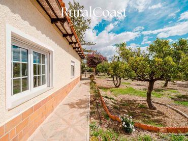 Detached house with pool for sale in JOAN VALLS