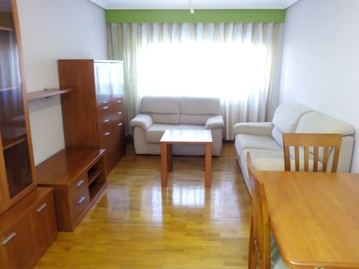 Wohnzimmer von Wohnung zur Miete in Ourense Capital  mit Heizung, Abstellraum und Möbliert