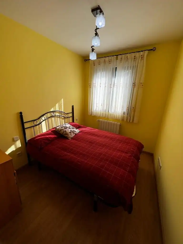Habitación de Casa adosada en venta en Valseca con Calefacción, Parquet y Trastero
