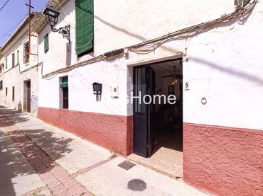 Casa con jardín en venta en Calle Santisima Trinidad 5
