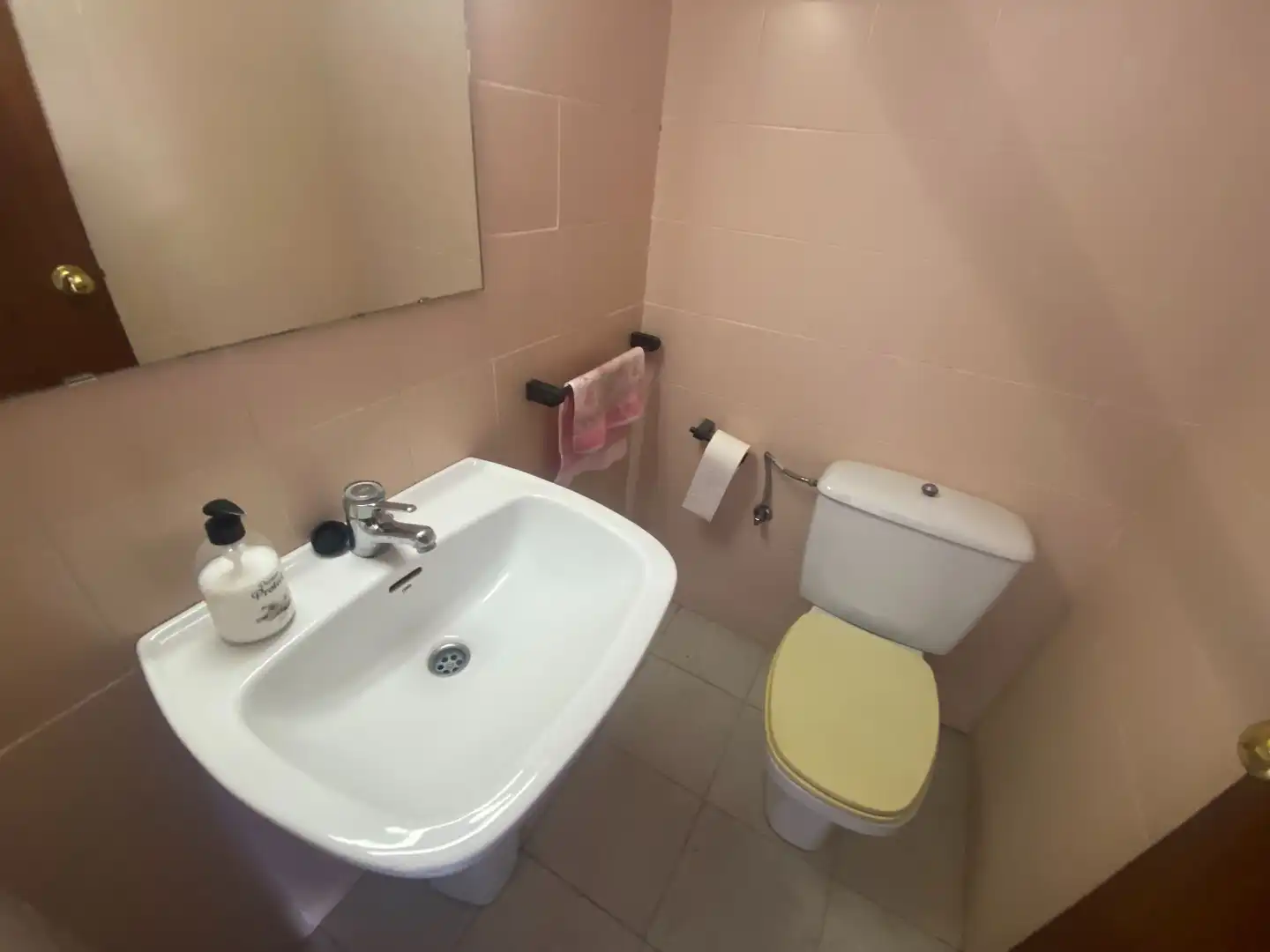 Baño de Casa adosada en venta en Girona con Calefacción, Jardín privado y Terraza