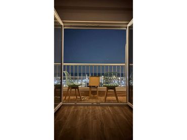 Appartamento con balcone in affitto a Avenida Antonio Machado