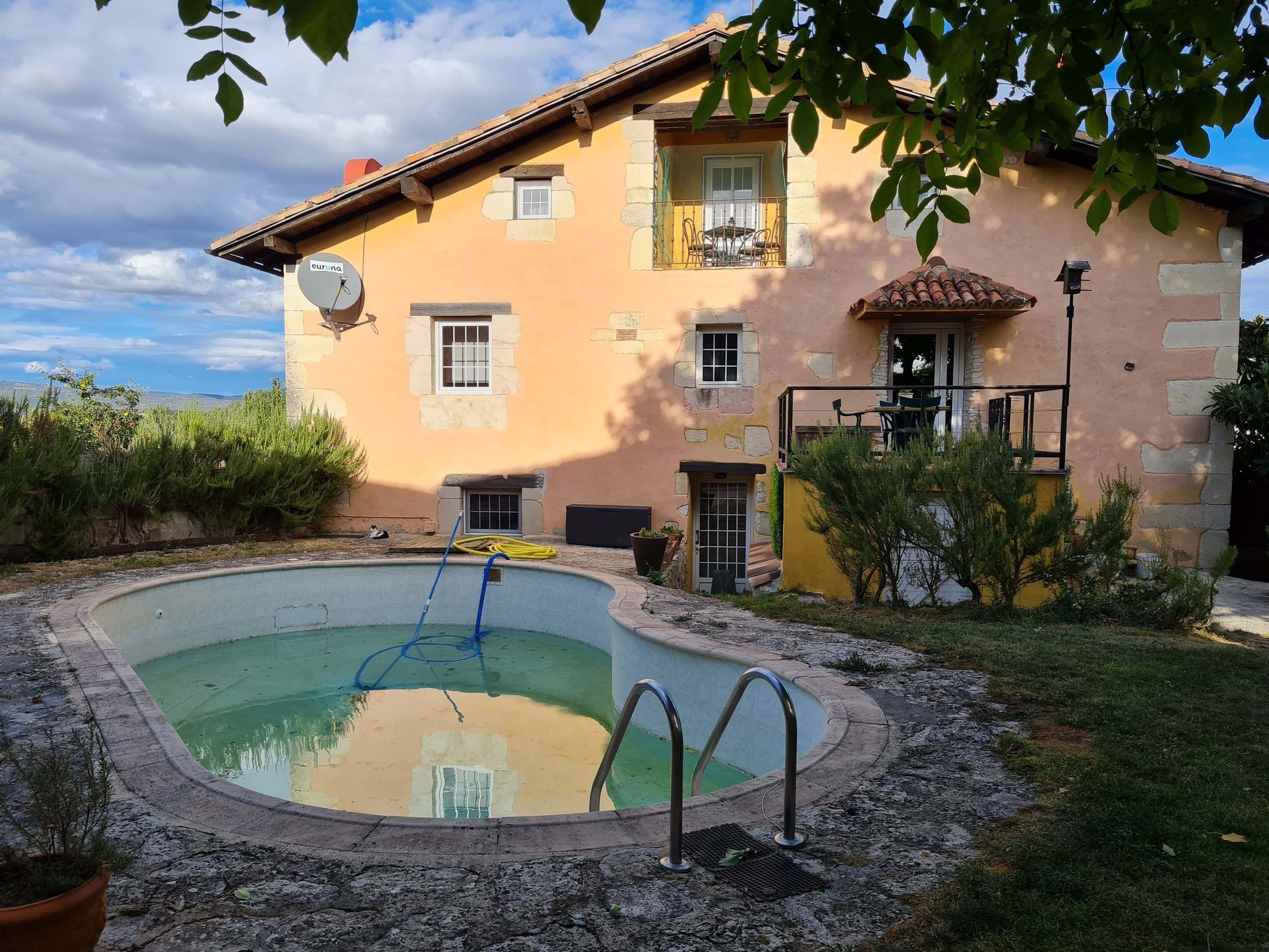 Piscina de Casa o xalet en venda en Condado de Treviño amb Terrassa i Piscina