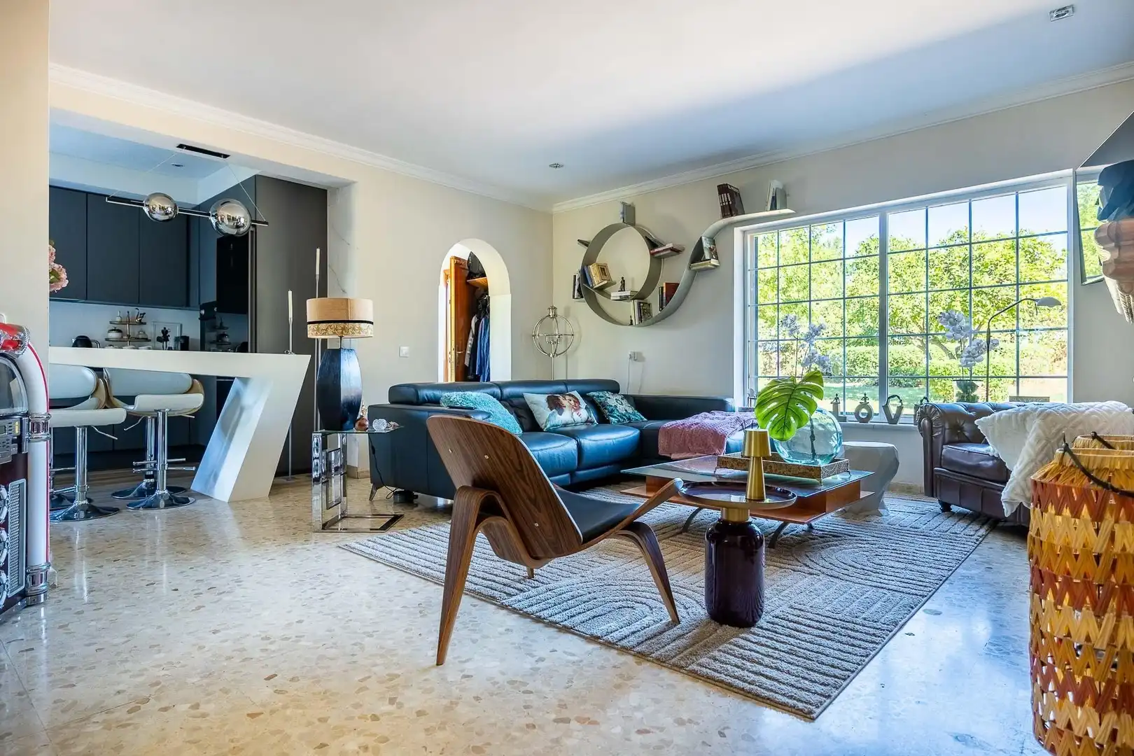 Sala d'estar de Casa o xalet en venda en Mairena del Aljarafe amb Aire condicionat, Jardí privat i Traster