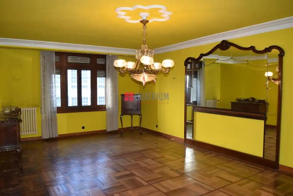 Esszimmer von Gebäude zum Verkauf in Santiago de Compostela 
