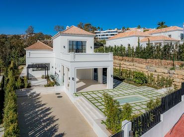 Casa amb piscina en venda a Nueva Andalucía