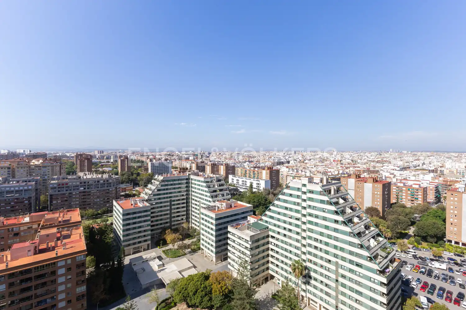Exterior view of Attic for rent in Valencia  with Air Conditioner, Heating and Parquet flooring