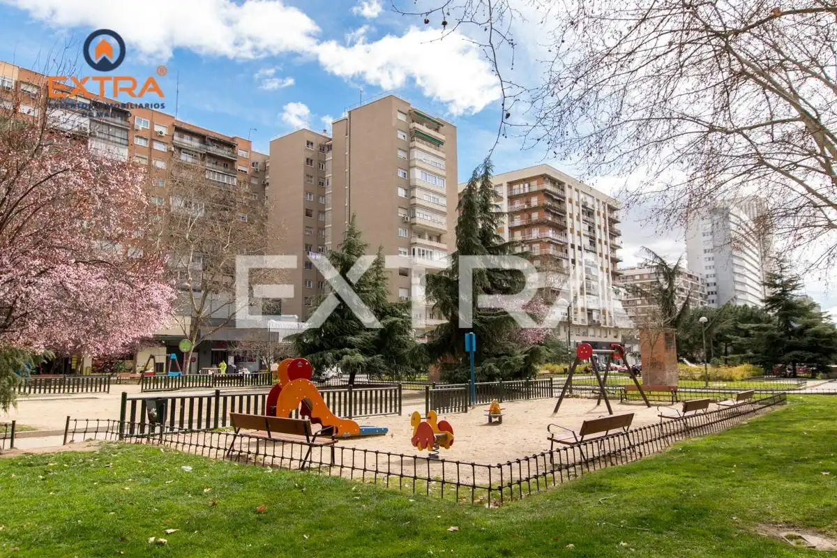 Vista exterior de Piso en venta en Madrid con Aire acondicionado, Calefacción y Terraza