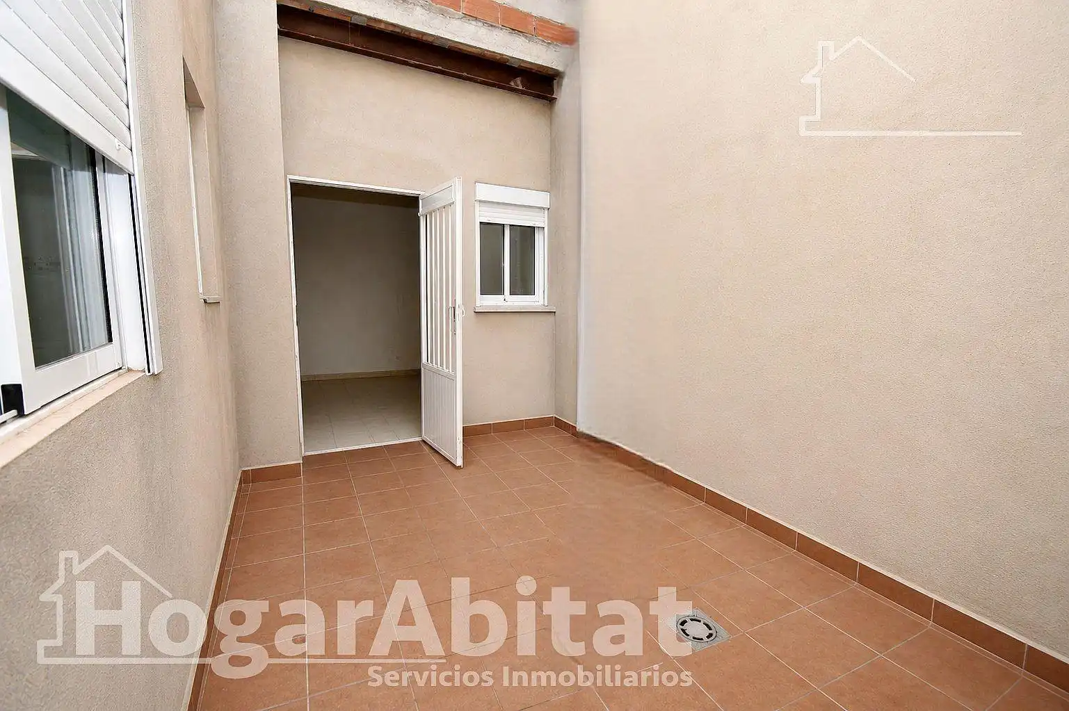 Exterior view of Houses for sale in Alzira  with Terrace and Balcony
