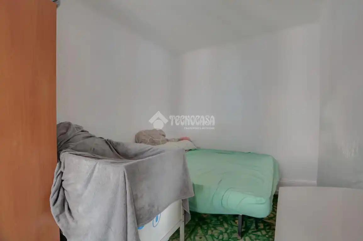 Bedroom of Flat for sale in Badalona