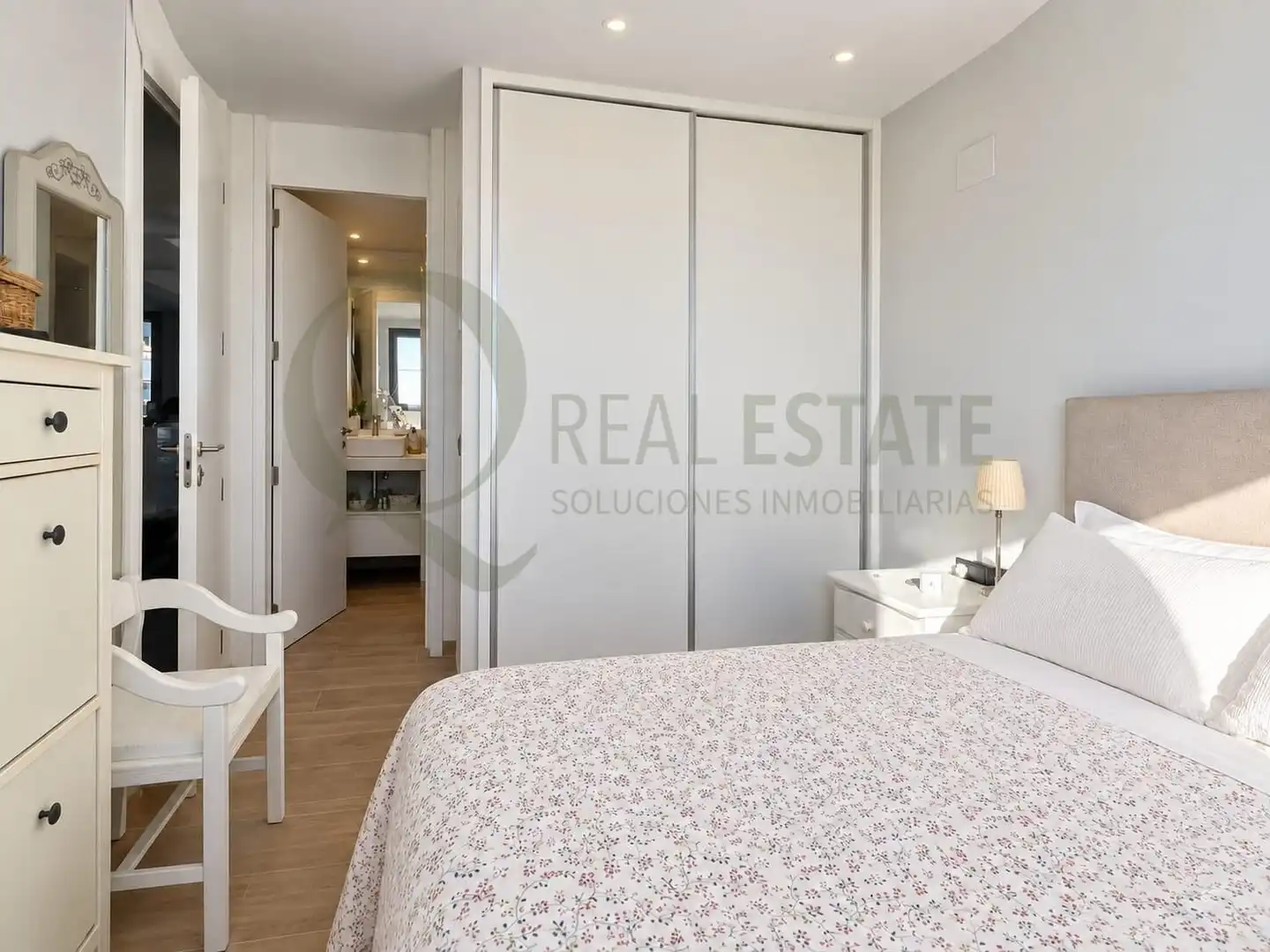 Ático con terraza en venta en Calle Calle Periodista Tirso Marín Sessé, imagen 16