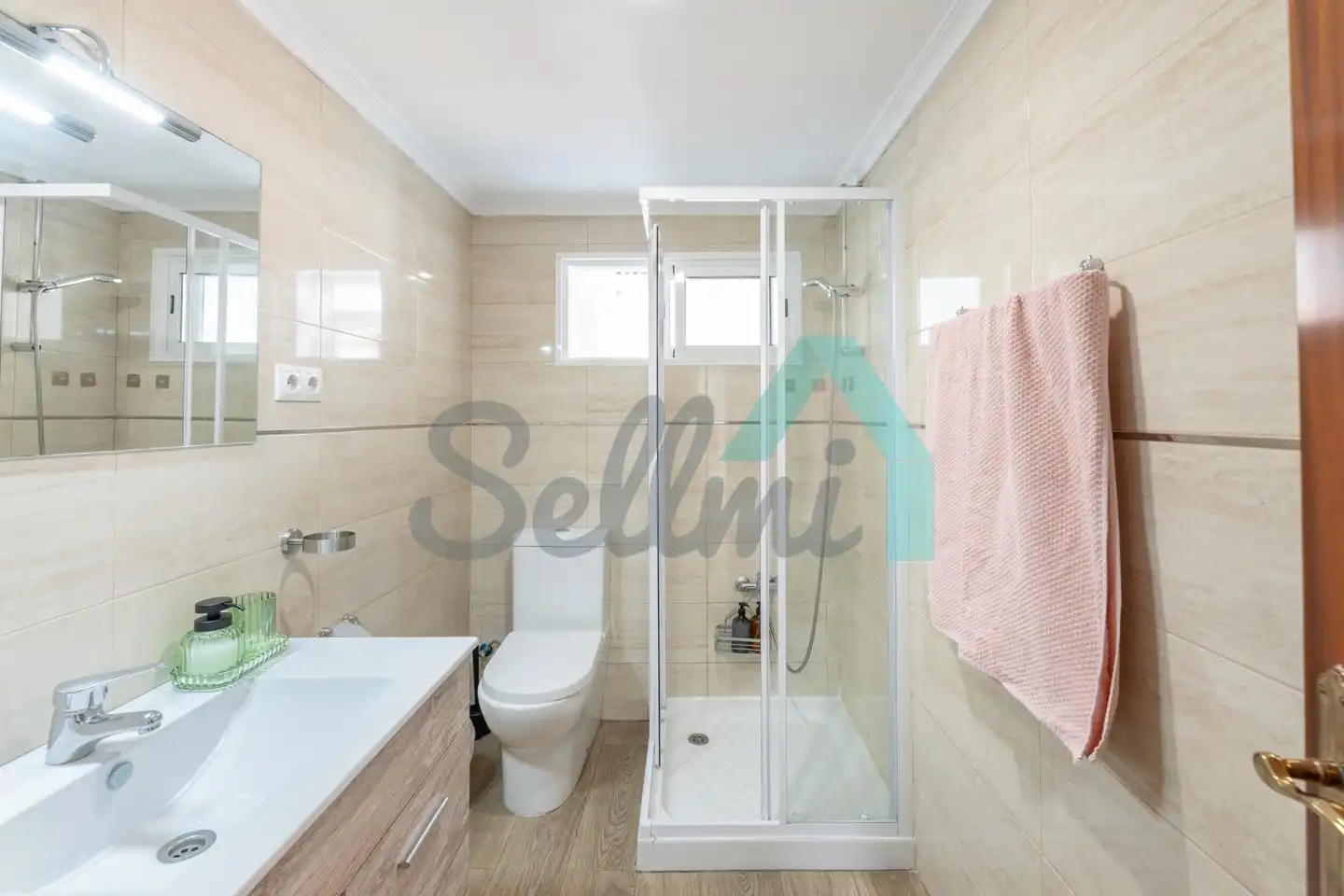 Badezimmer von Wohnung zur Miete in Oviedo  mit Heizung, Terrasse und Möbliert