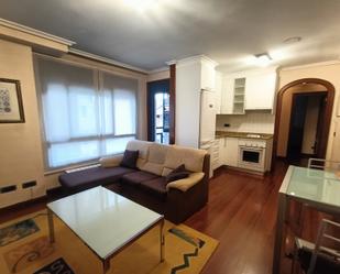 Sala d'estar de Apartament de lloguer en Vigo  amb Calefacció, Parquet i Traster