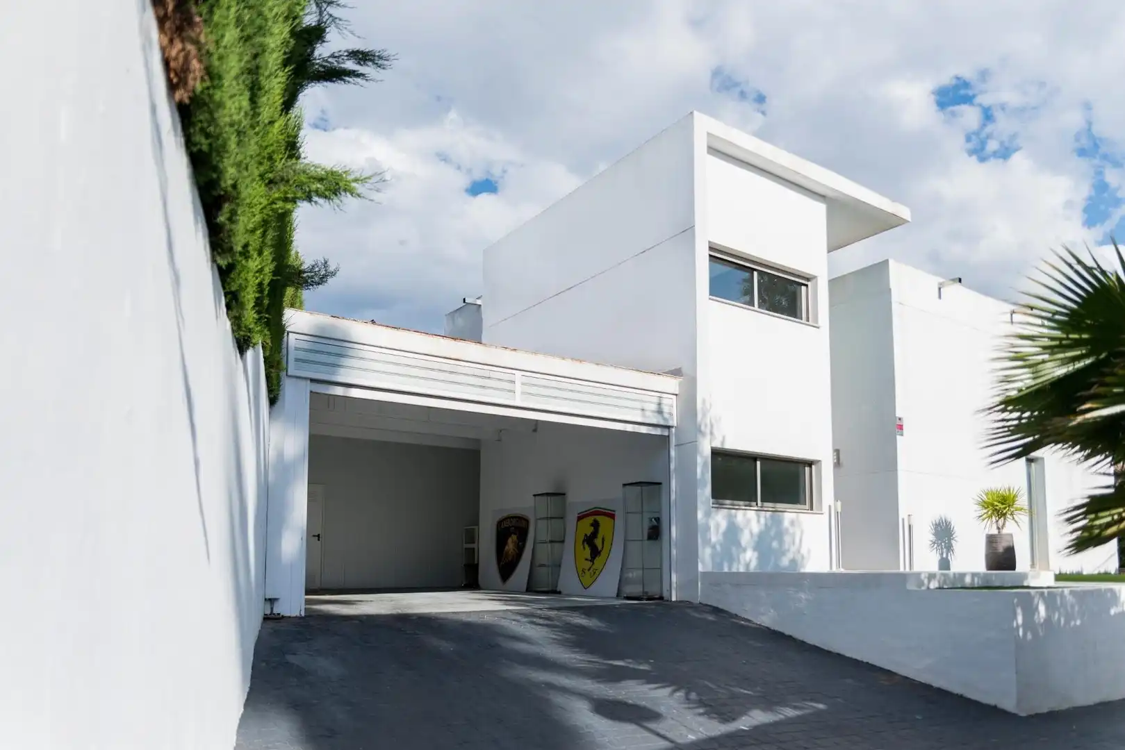 Vista exterior de Casa o xalet de lloguer en Paterna amb Jardí privat, Terrassa i Traster