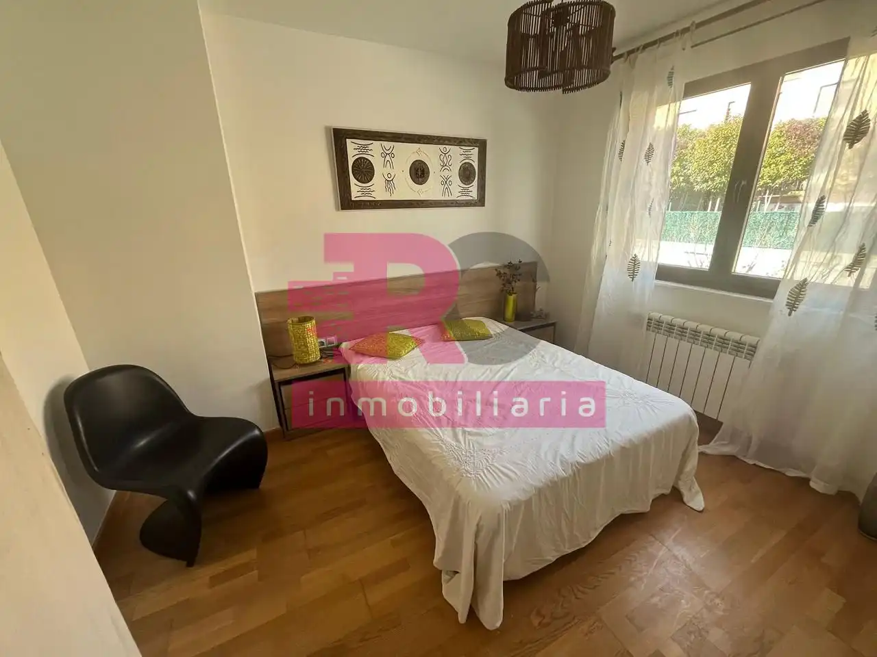 Habitación de Casa adosada en venta en Cabrerizos con Calefacción, Jardín privado y Piscina comunitaria