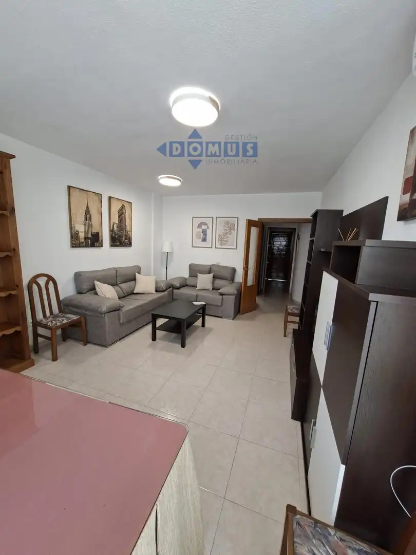 Sala de estar de Piso de alquiler en Ronda con Aire acondicionado, Terraza y Amueblado