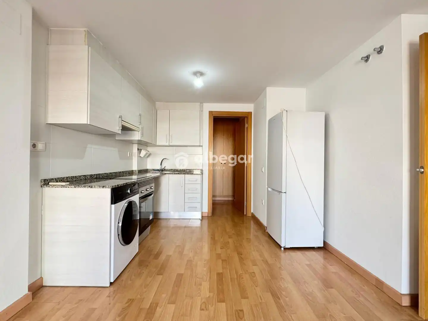 Cocina de Piso de alquiler en Valencia con Terraza, Lavadora y Balcón
