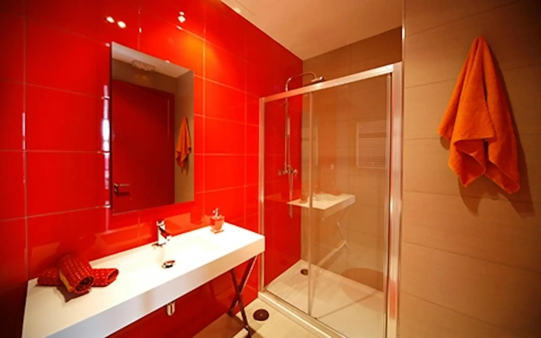 Baño de Piso de alquiler en Madrid con Aire acondicionado, Calefacción y Jardín privado